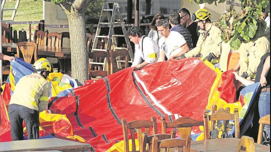 El castillo de aire mortal de Caldes destapa una frecuente ilegalidad