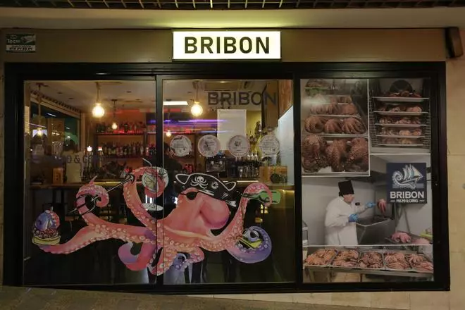 EN IMÁGENES | Así es el Bribón: pulpo y copas en el centro de Zaragoza