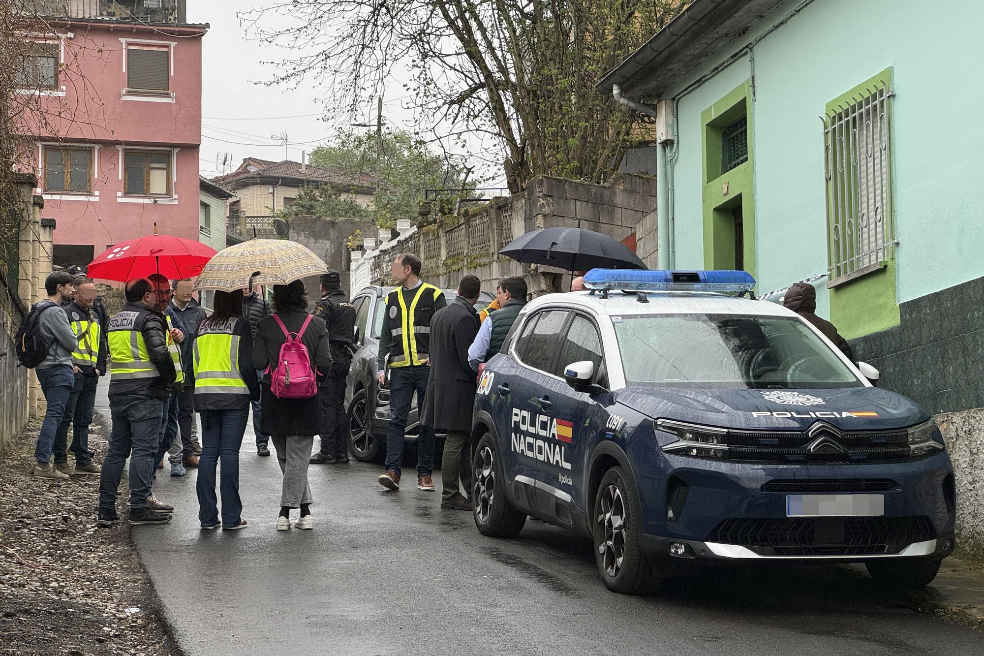 Un hombre de La Felguera descuartiza a su compañero de piso.