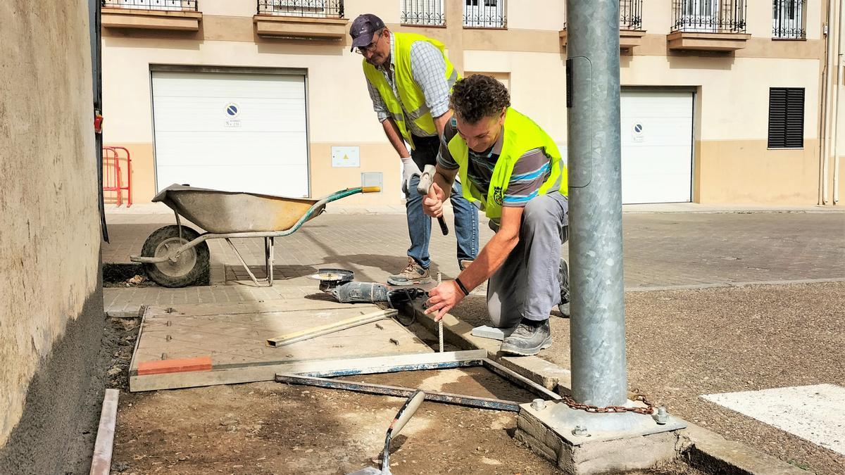 Inicio de obras del Aepsa en la calle Juan Pablo II de Monesterio