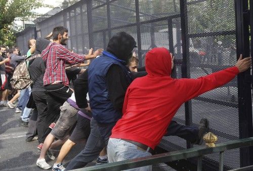 PROTESTAS DURANTE LA VISITA DE MERKEL A ATENAS