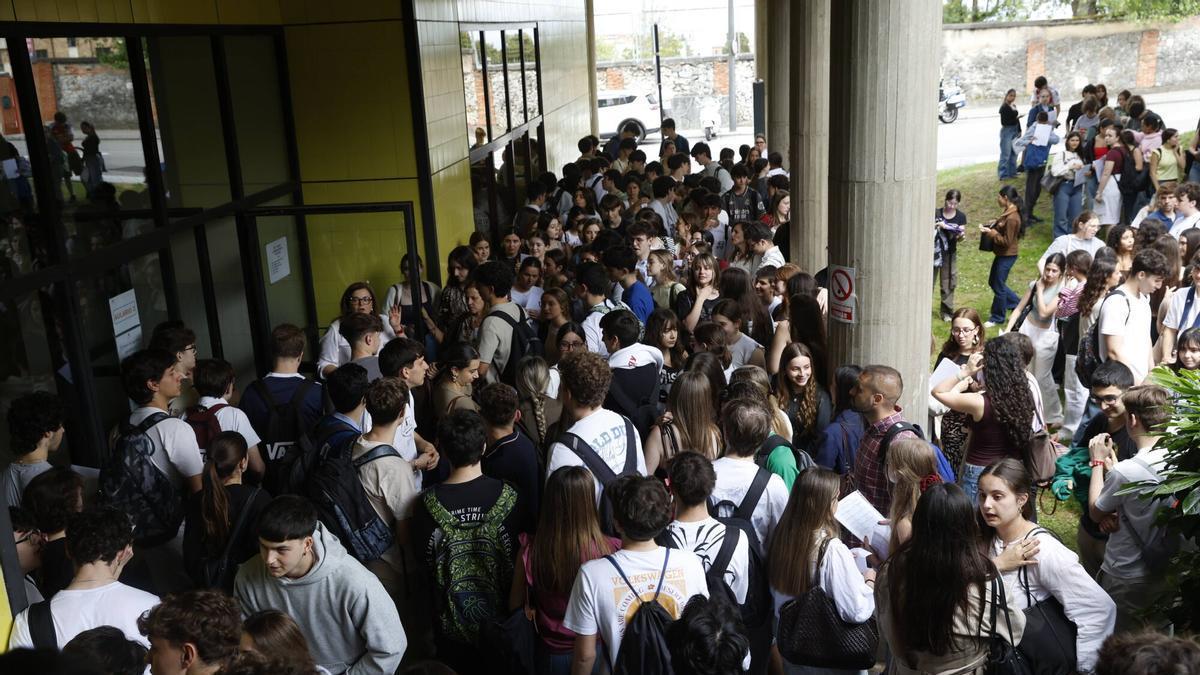 EN IMÁGENES: Primer día de PAU en Asturias