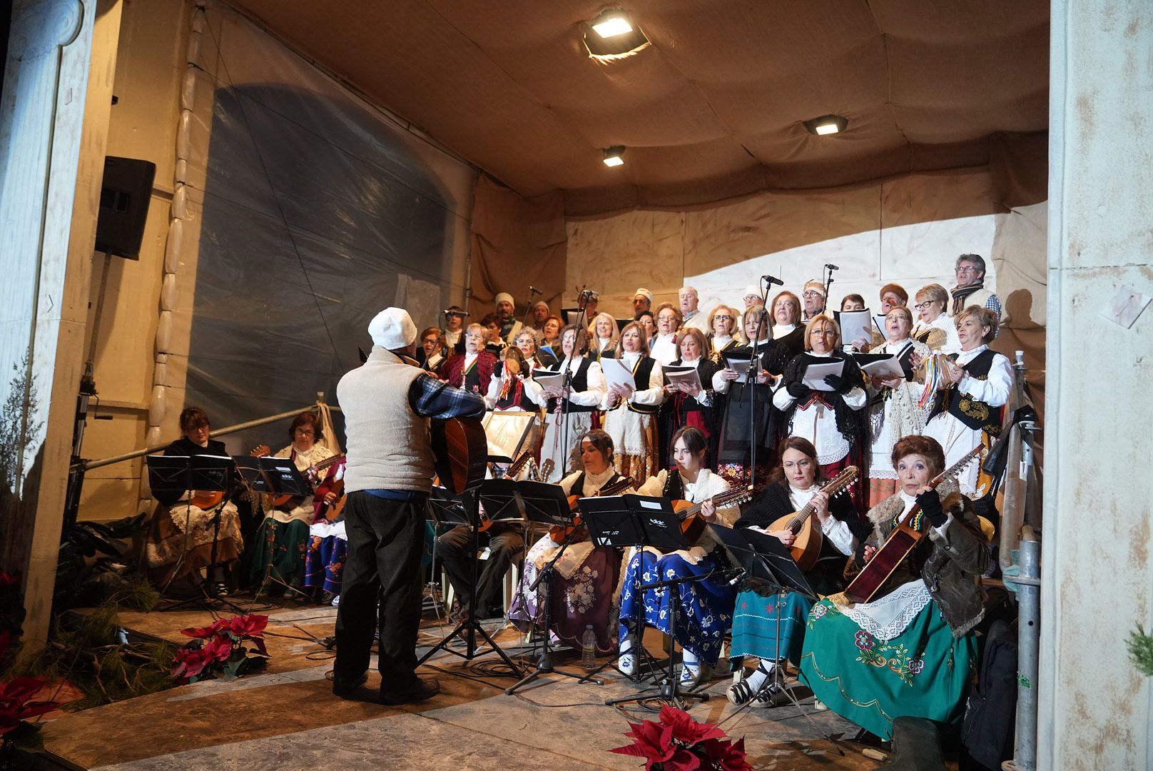 Los vecino de El Viso representan la adoración de los Reyes Magos