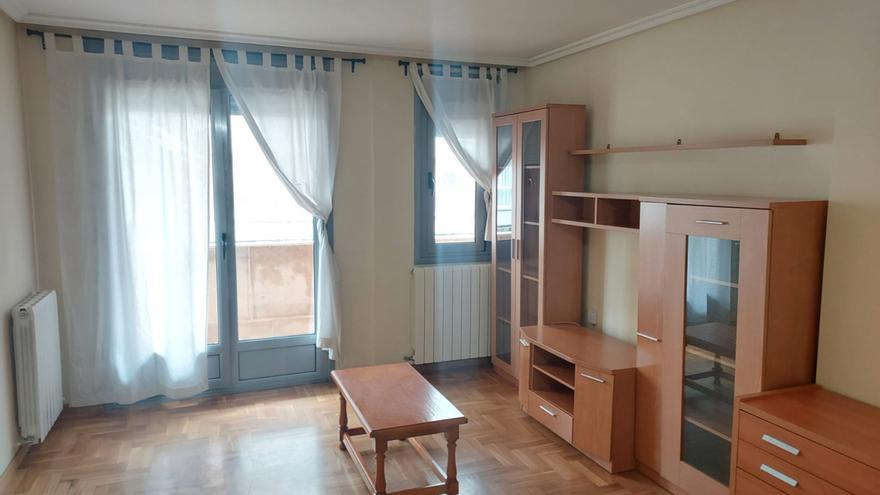Oportunidad inmobiliaria a 15 minutos de Gijón: piso por menos de 90.000 euros, amueblado y con una ubicación excepcional