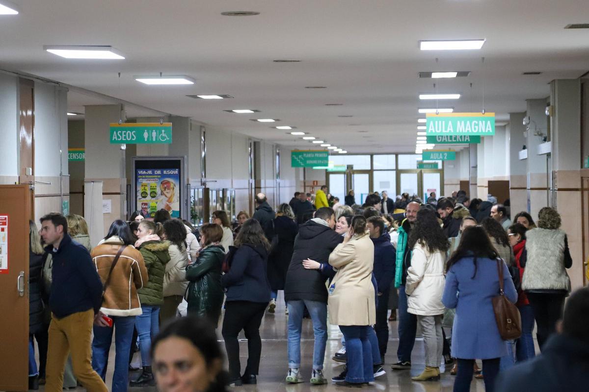 Opositores, el pasado fin de semana, en el examen de celador.