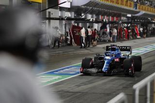 Alonso regresa al podio de la Fórmula 1 en un GP de Catar ganado por Hamilton