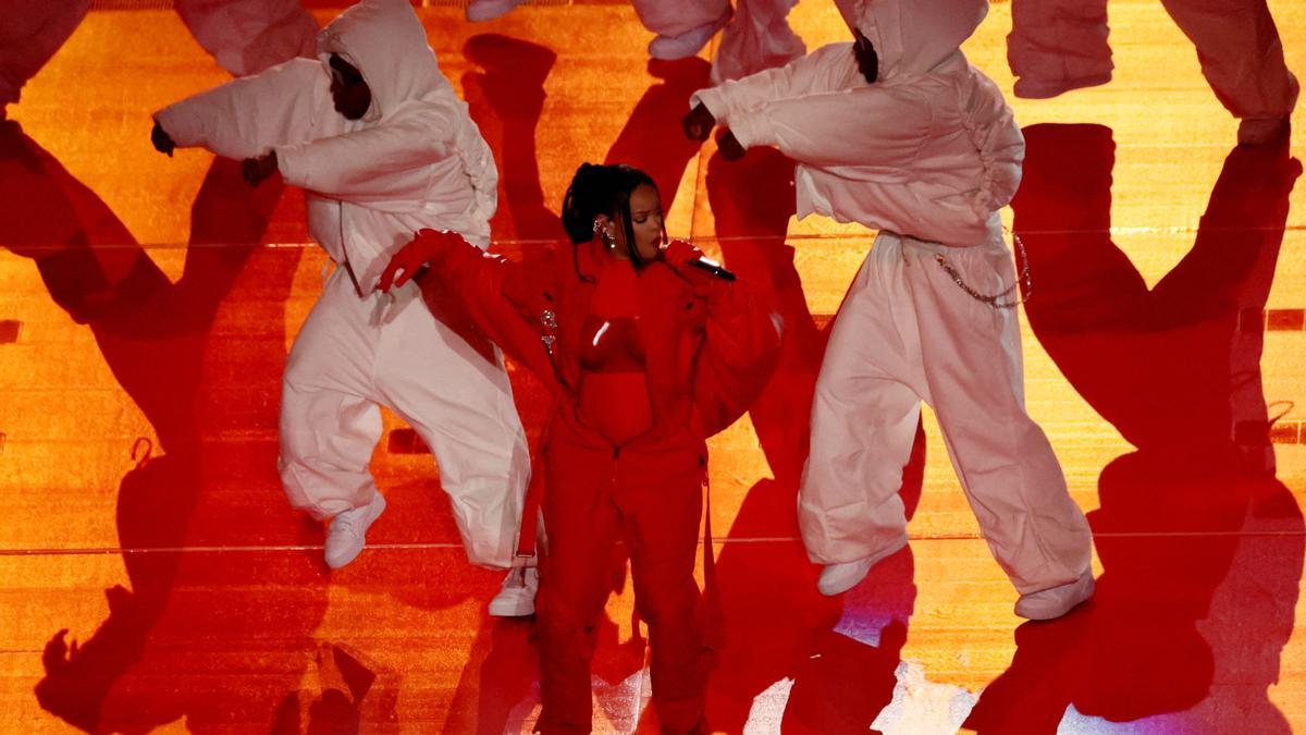 La actuación de Rihanna en la Superbowl 2023, en imágenes