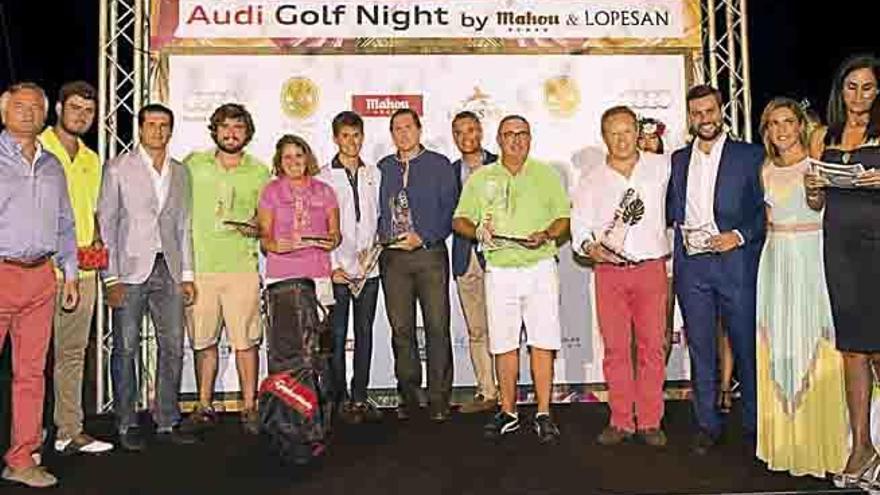 Entrega de premios y trofeos en la Audi Golf Night by Mahou &amp; Lopesan.