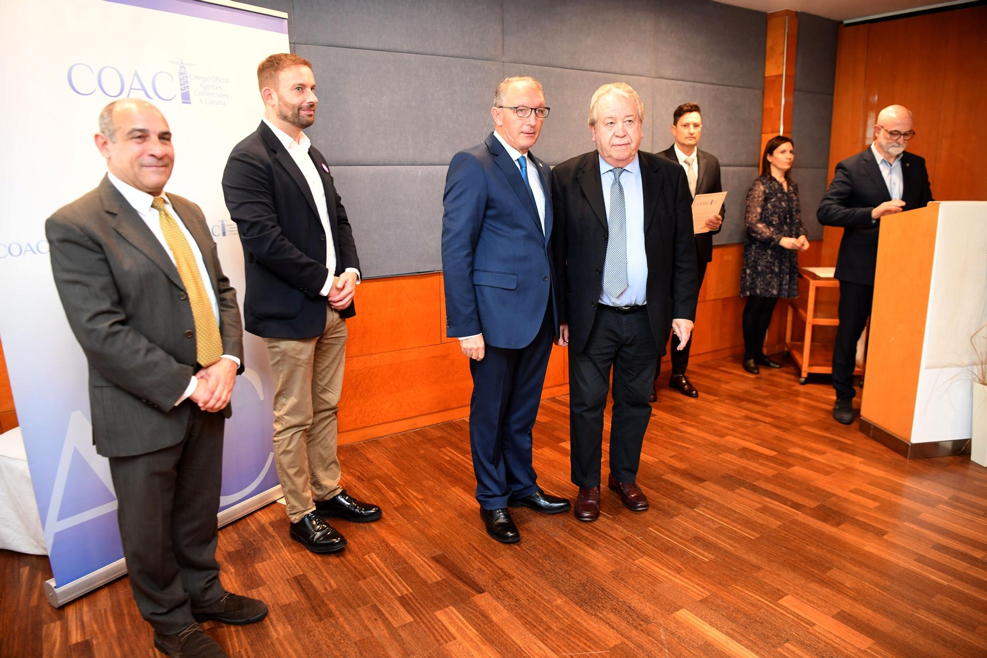 Entrega de insignias a agentes comerciales en los 25 y 50 años de colegiación