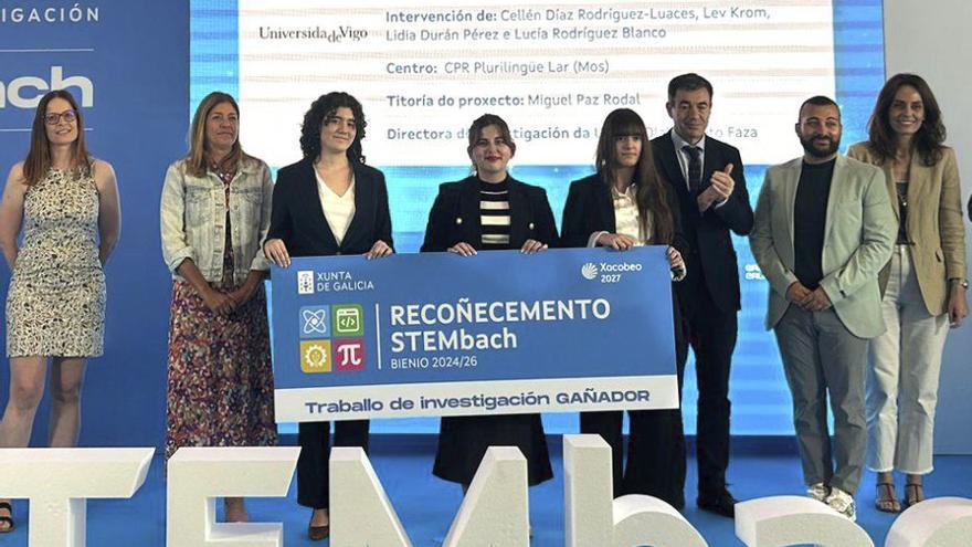 Tres alumnas del Lar diseñan una molécula que combate bacterias