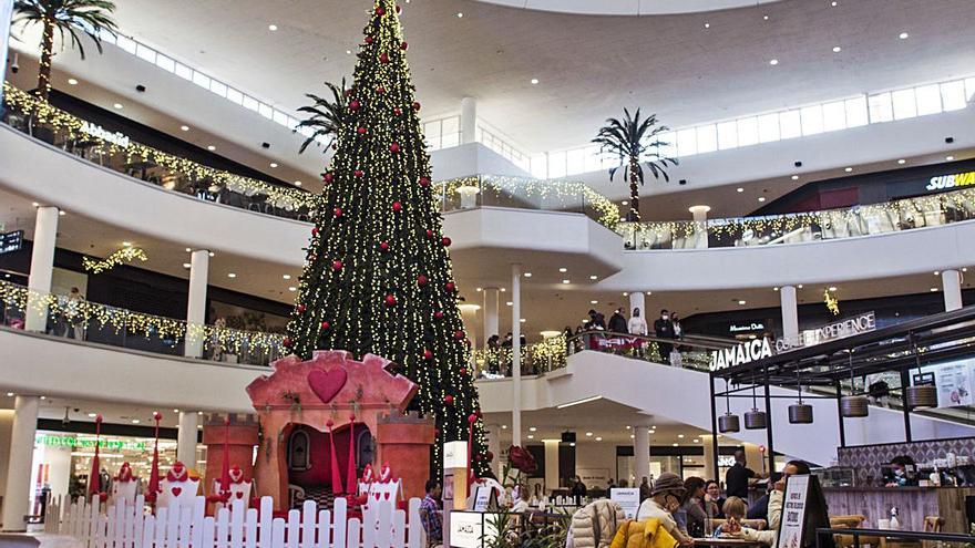 El Centro Comercial Saler vive con intensidad la Navidad. | LEVANTE-EMV