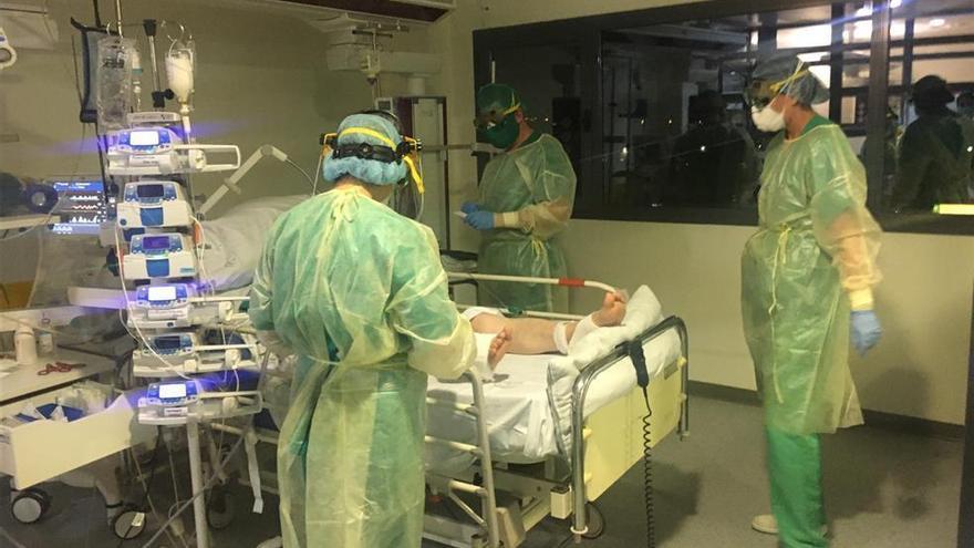 El hospital Reina Sofía trata a pacientes críticos de covid fuera de la UCI