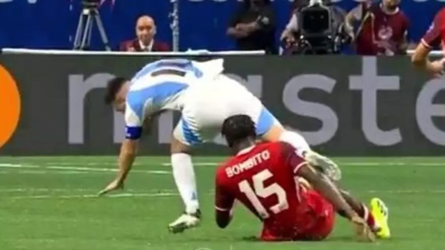 La escalofriante entrada de un jugador de Canadá a Messi... ¡De locos!