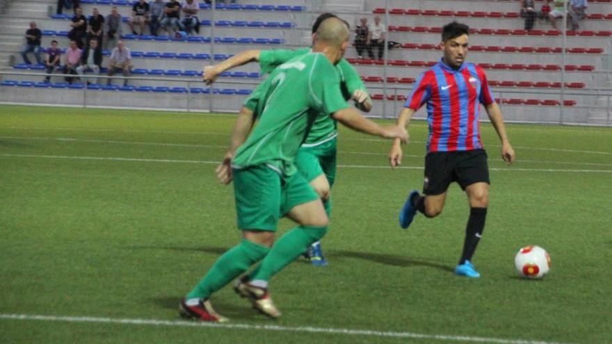 Mario Rosas, en su etapa en el Eldense.