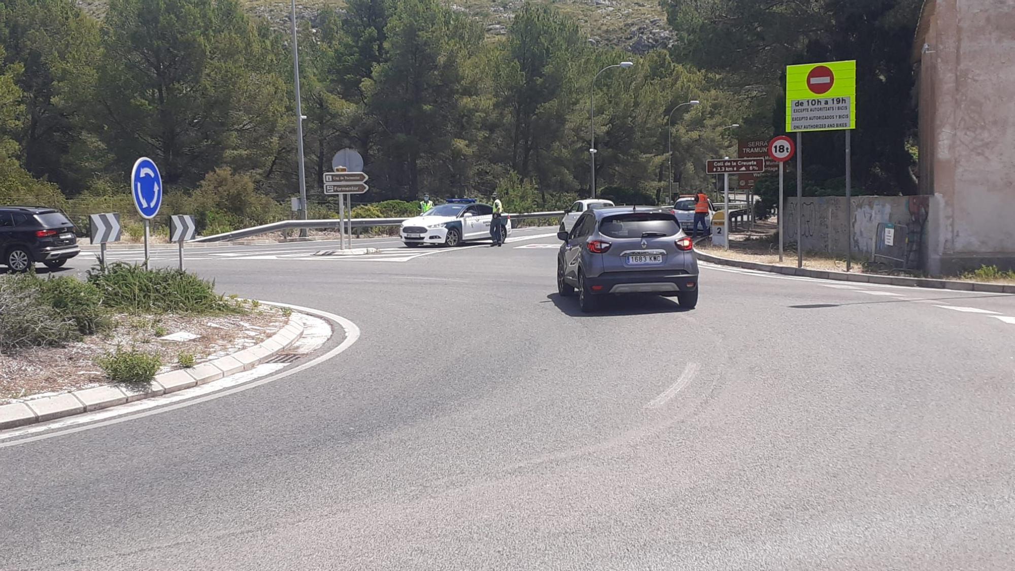 Empiezan las restricciones para llegar a Formentor: permiten el acceso en coche privado a cambio de una consumición en la playa