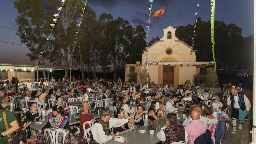 Torrellano Bajo, en plenas fiestas tras la imposición de bandas