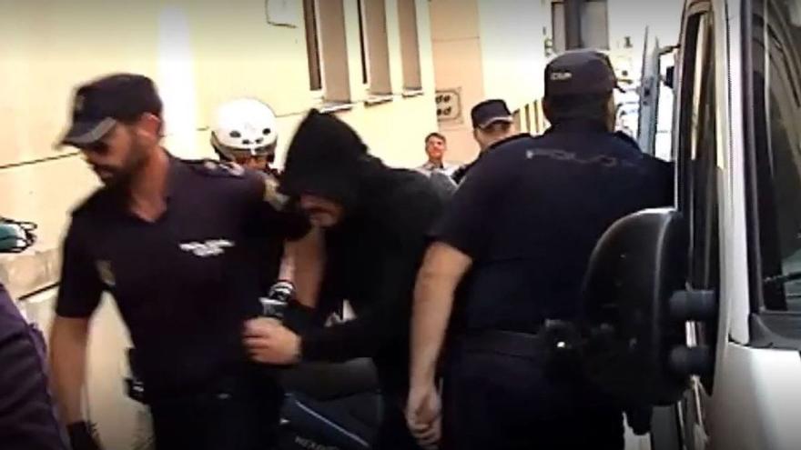 Els dos policies que van abusar d&#039;una noia a Màlaga no entraran a presó