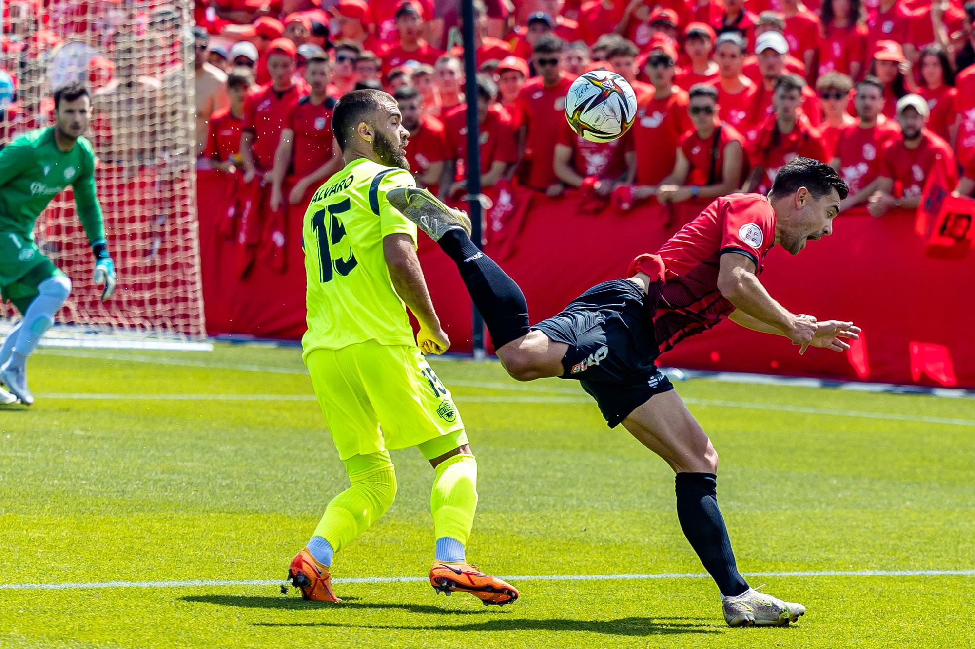 Un empate valía al Intercity en La Nucía para lograr el ascenso directo a Primera RFEF como campeón del grupo 5 de Segunda RFEF. Y un punto lograron los hombres dirigidos por Gustavo Siviero, en un ejercicio de resistencia y orden defensivo