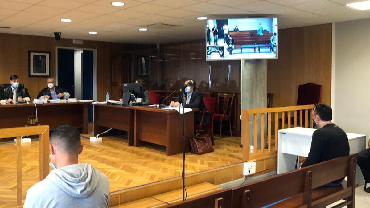 Un momento de la segunda jornada del juicio hoy en la sección quinta de la Audiencia en Vigo.// FdV