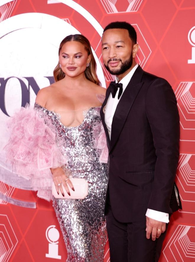 Chrissy Teigen y John Legend