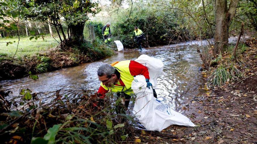 Tareas de limpieza en el río Magdalena el pasado noviembre