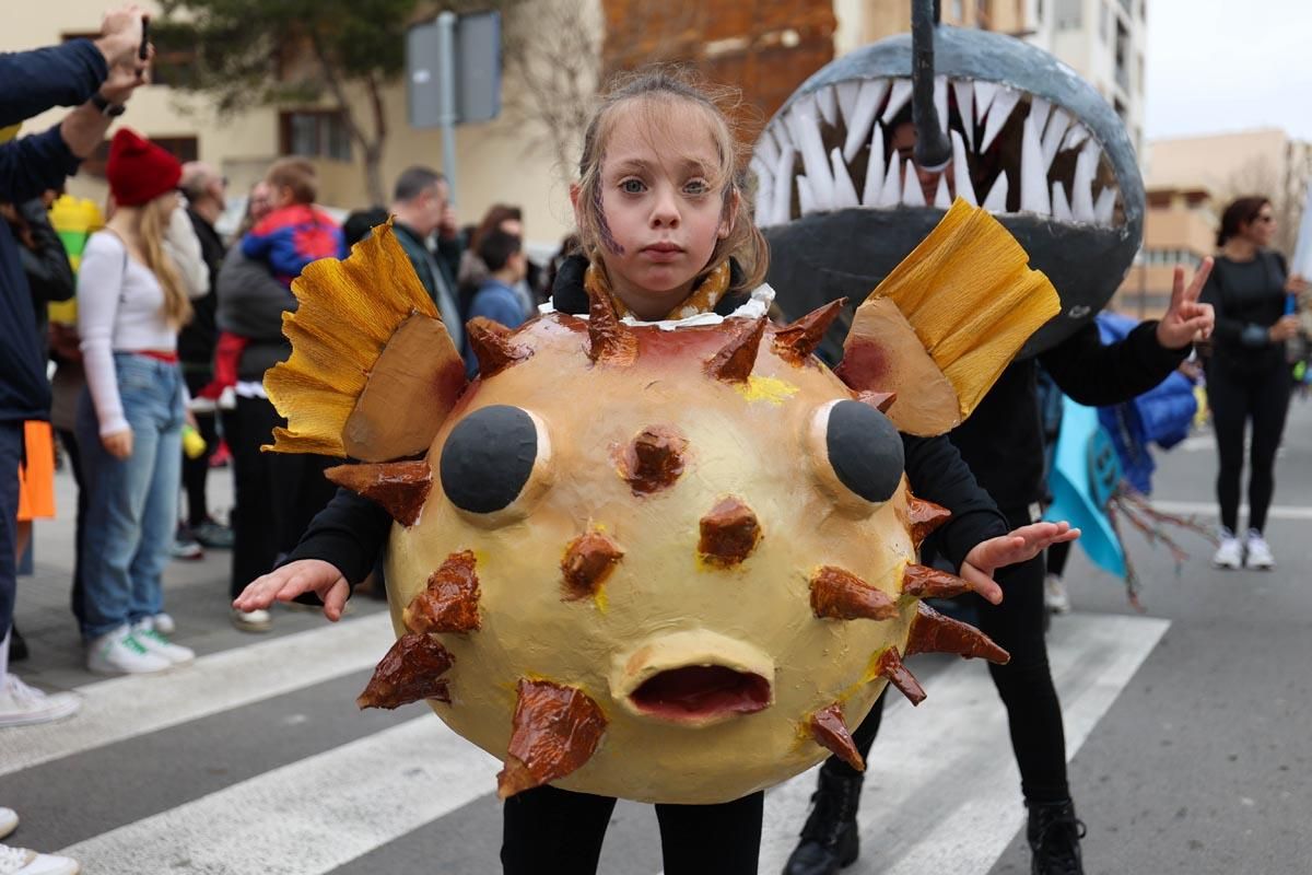 Búscate en las imágenes de la rúa de Carnaval de Ibiza