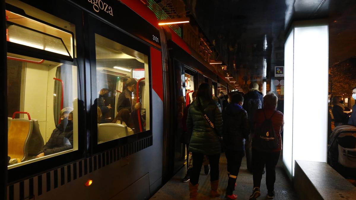 Parada de tranvía en Zaragoza