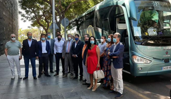 Caravana para reclamar test en Canarias.