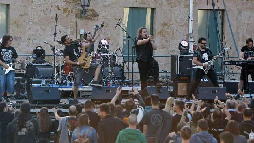 Uno de los conciertos de la II Z! Live Rock Fest, en la plaza de la Catedral.