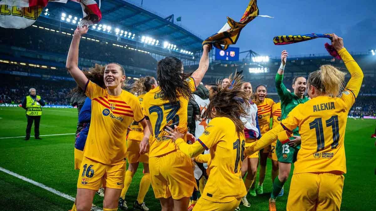 Las jugadoras del FC Barcelona celebran el pase a la final de la Champions League tras vencer al Chelsea en la semifinal.