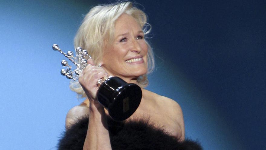 Glenn Close recibiendo el Premio Donostia de 2011.