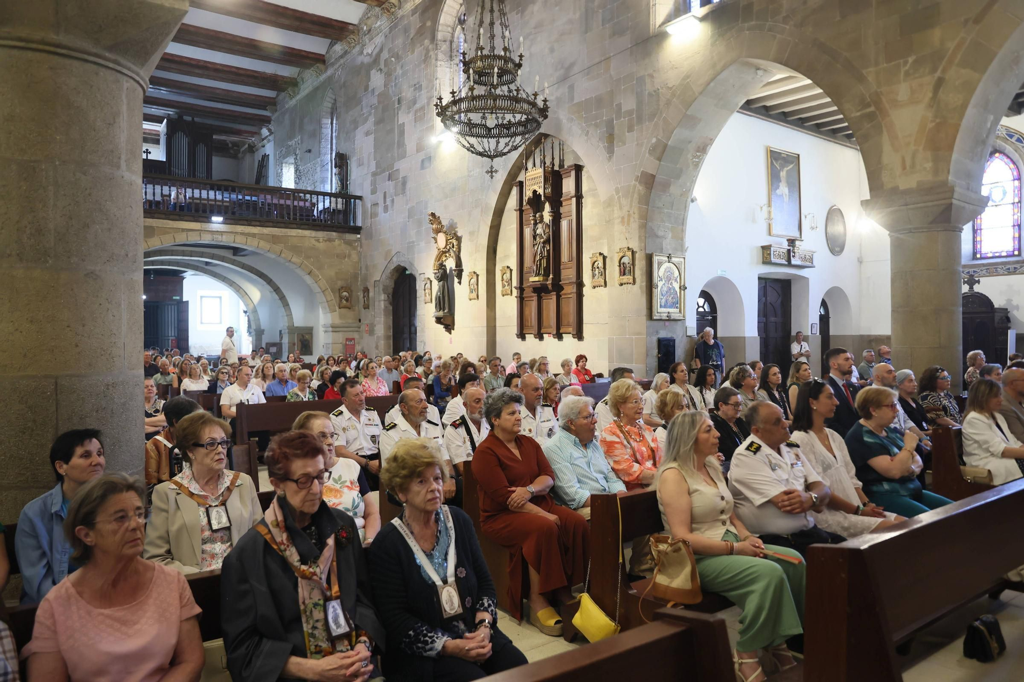 EN IMÁGENES: La procesión del Carmen en Avilés