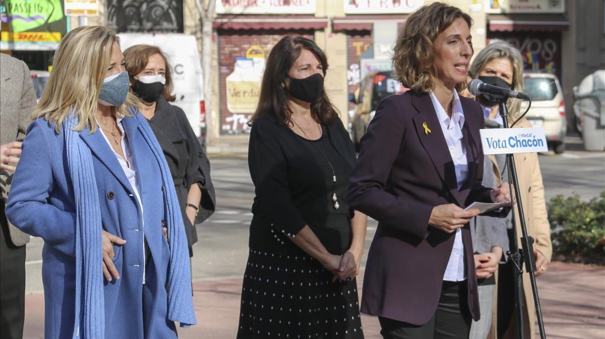 La candidata del PDeCAT, Àngels Chacón, durante su acto de campaña en Barcelona.