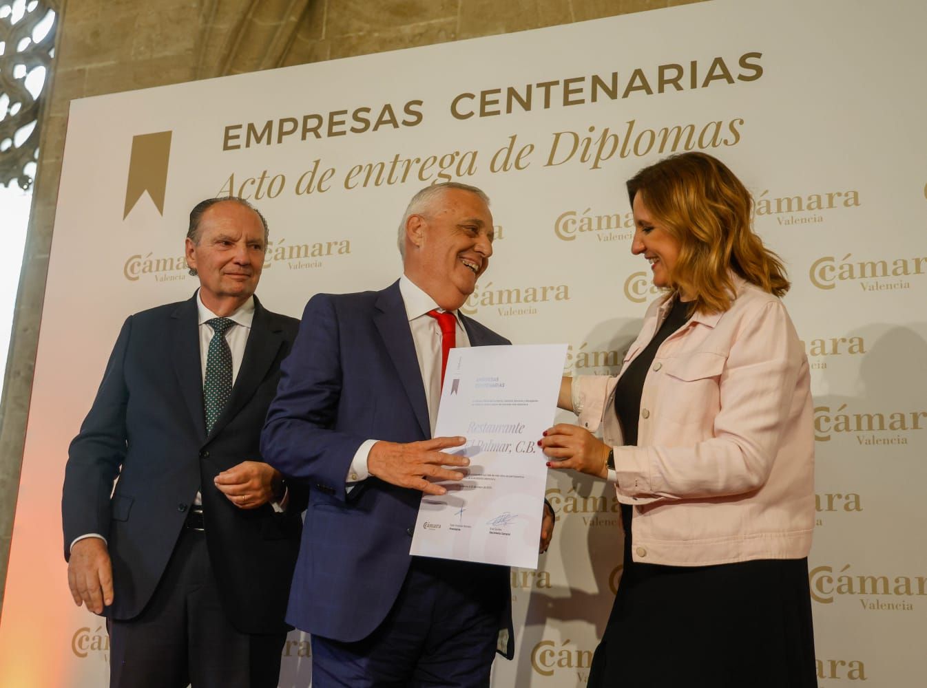 Cámara Valencia homenaje a 26 empresas por su trayectoria centenaria