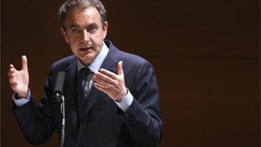 Zapatero comparecerá en el Congreso para hablar de la situación económica