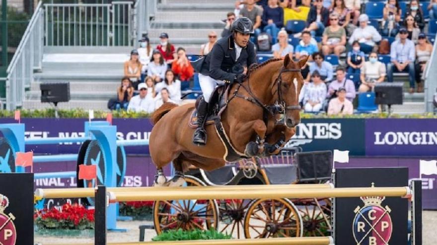 Ismael García Roque a lomos de su caballo, ‘Tirano’ durante una competición en el RC Polo de Barcelona.