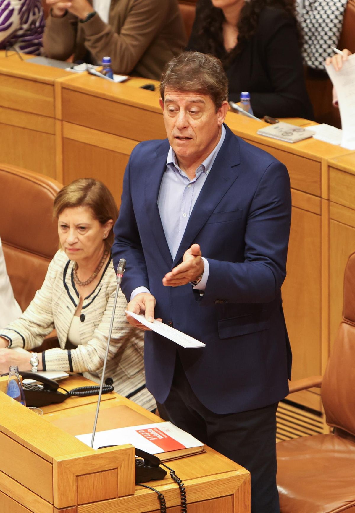 El portavoz socialista, José Ramón Gómez Besteiro, durante su intervención en el Parlamento gallego