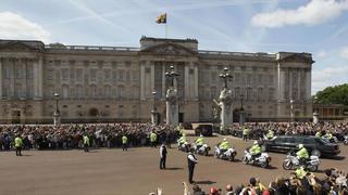 Un detenido tras herir a dos guardias con un cuchillo en el palacio de Buckingham