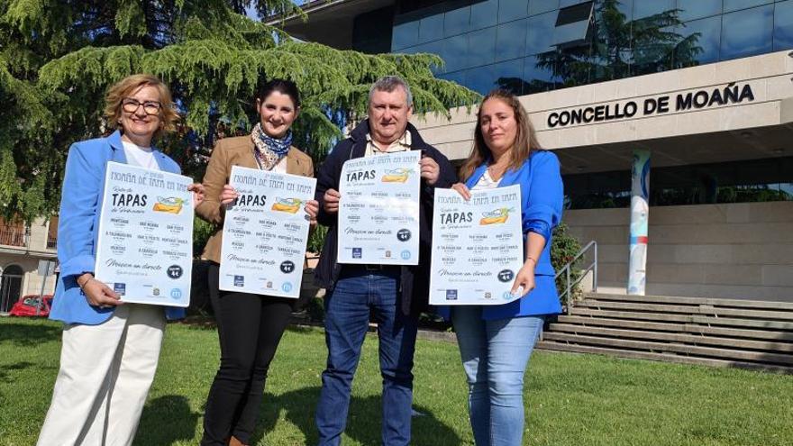 Representantes del Concello y de la Asociación de Hostaleiros. | G.N.