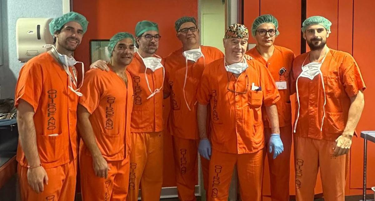 El equipo de profesionales que realizó esta cirugía pionera en Balears. | HUSE
