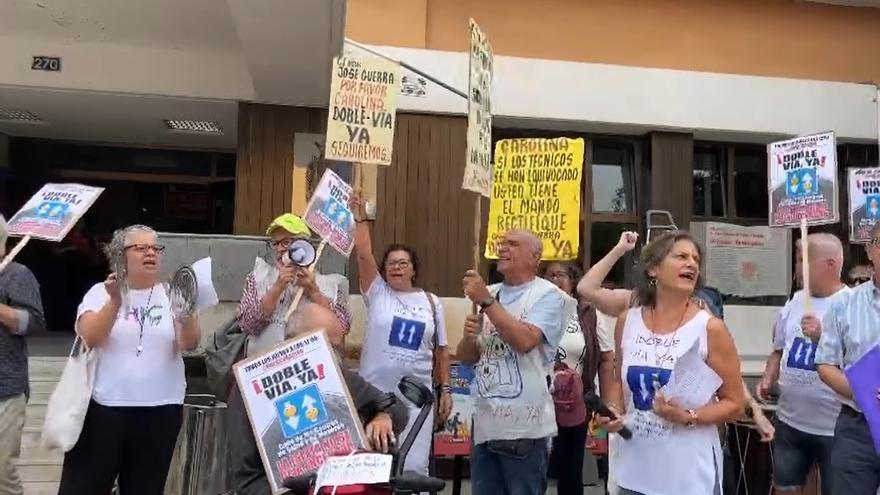 Vecinos de La Isleta piden la devolución de la doble vía de la calle José Guerra Navarro