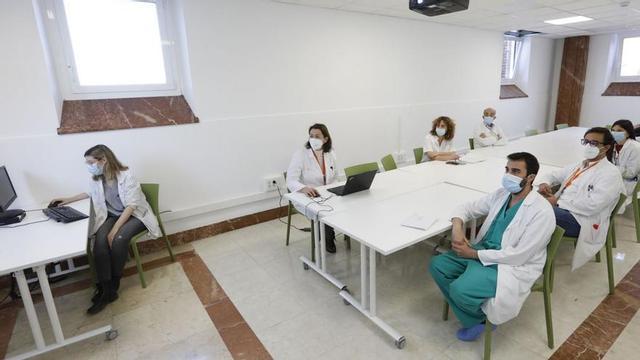 L’equip de la Unitat Funcional de Ginecologia Oncològica de Girona. | ANIOL RESCLOSA