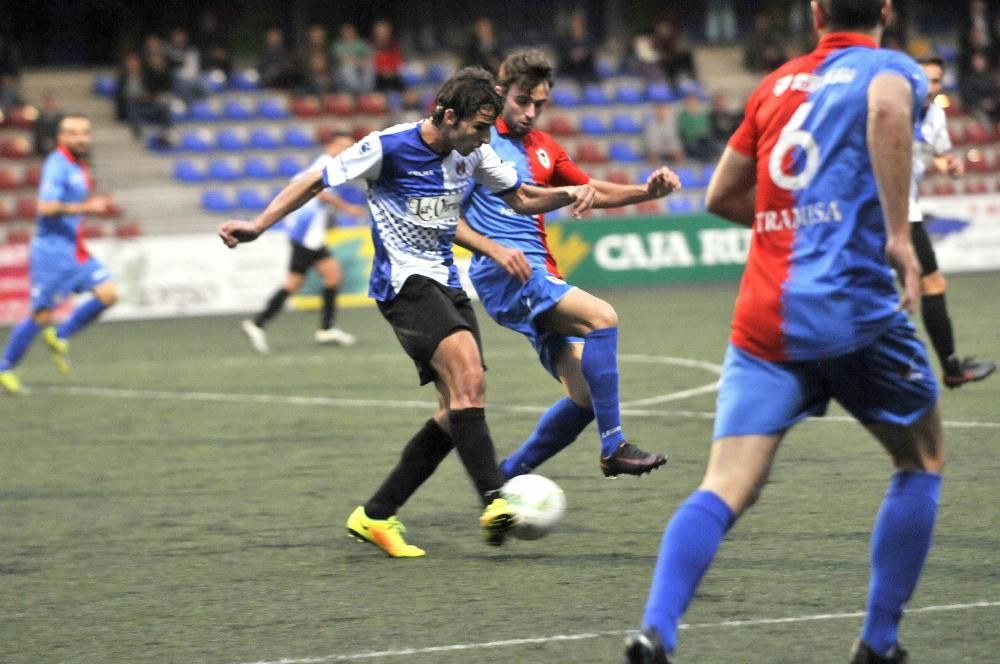 El partido entre el Langreo y el Tuilla, en imágenes