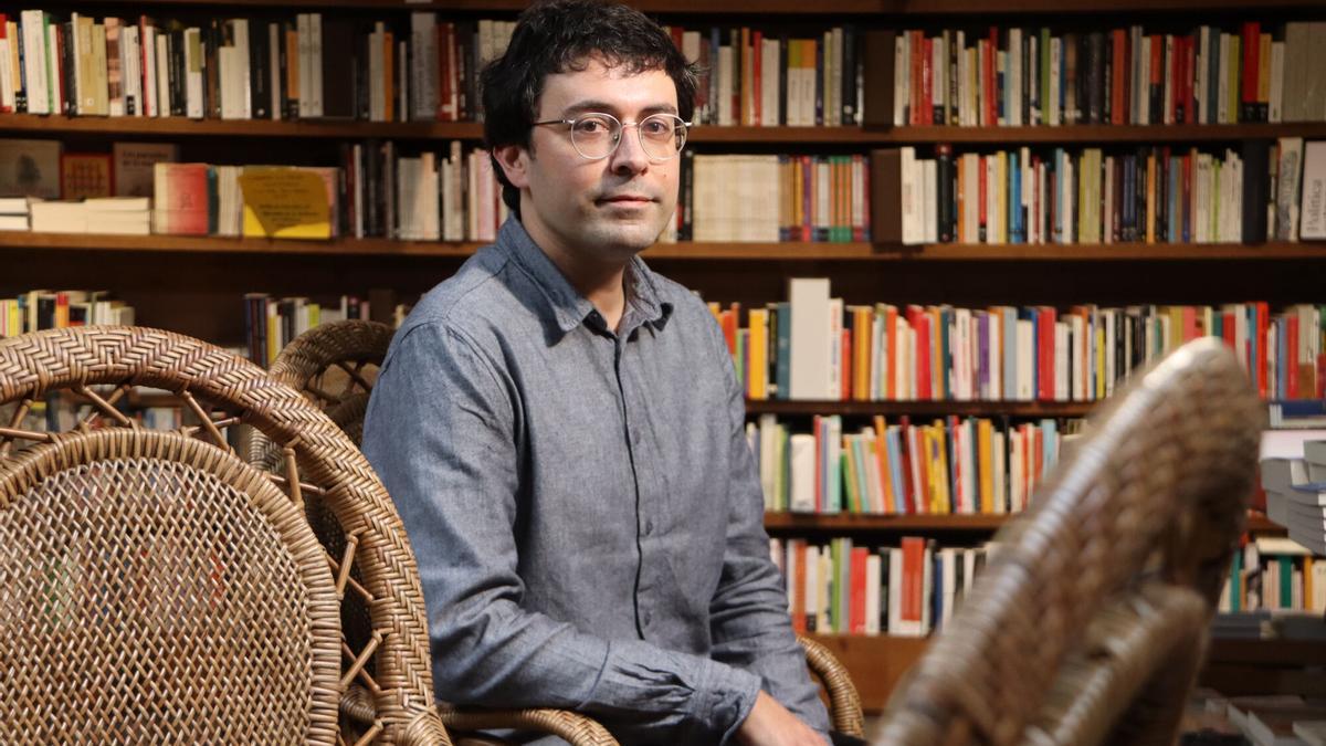 El periodista y escritor Jordi Nopca en la librería Ona de Barcelona