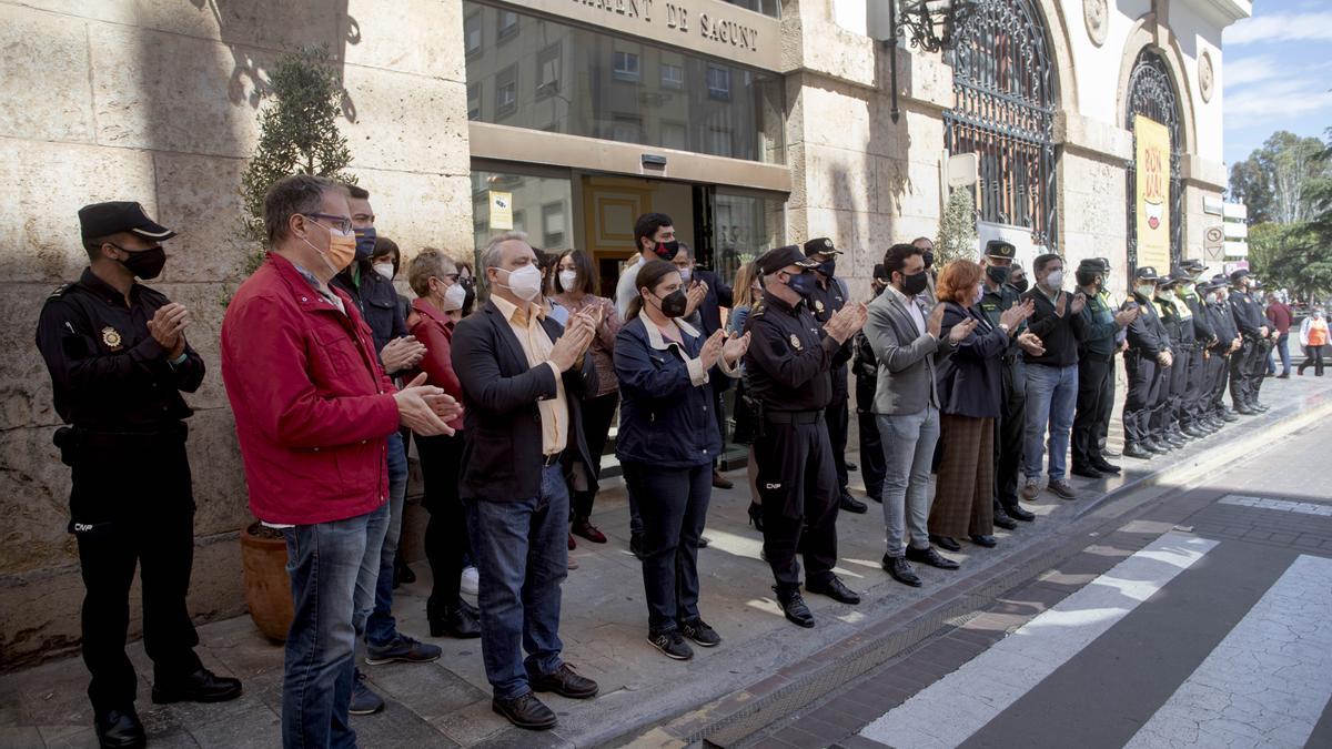 Minuto de silencio en Sagunt por el crimen machista