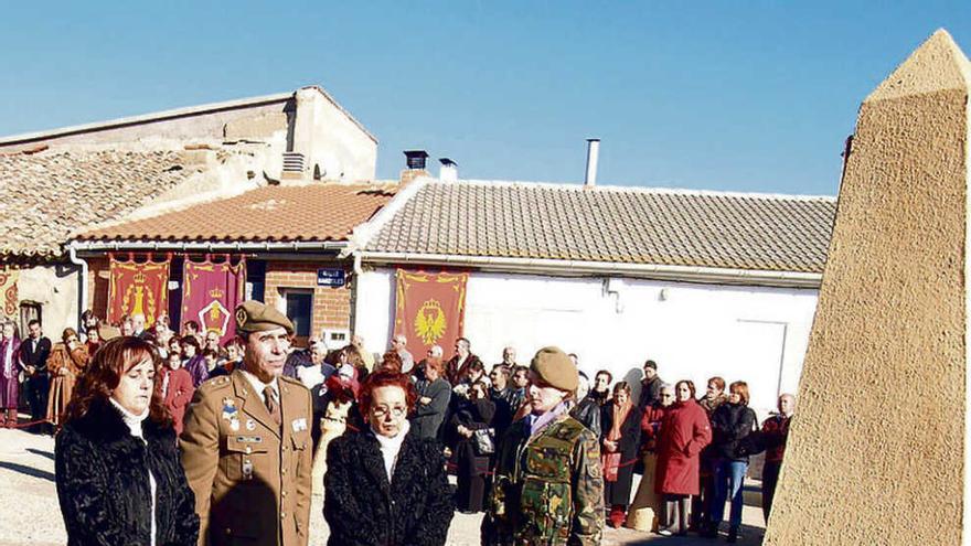 Homenaje al militar Alfonso Vega en su localidad natal, Bamba.
