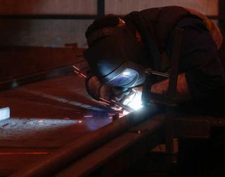Los universitarios y los titulados en FP copan el empleo que gana Asturias