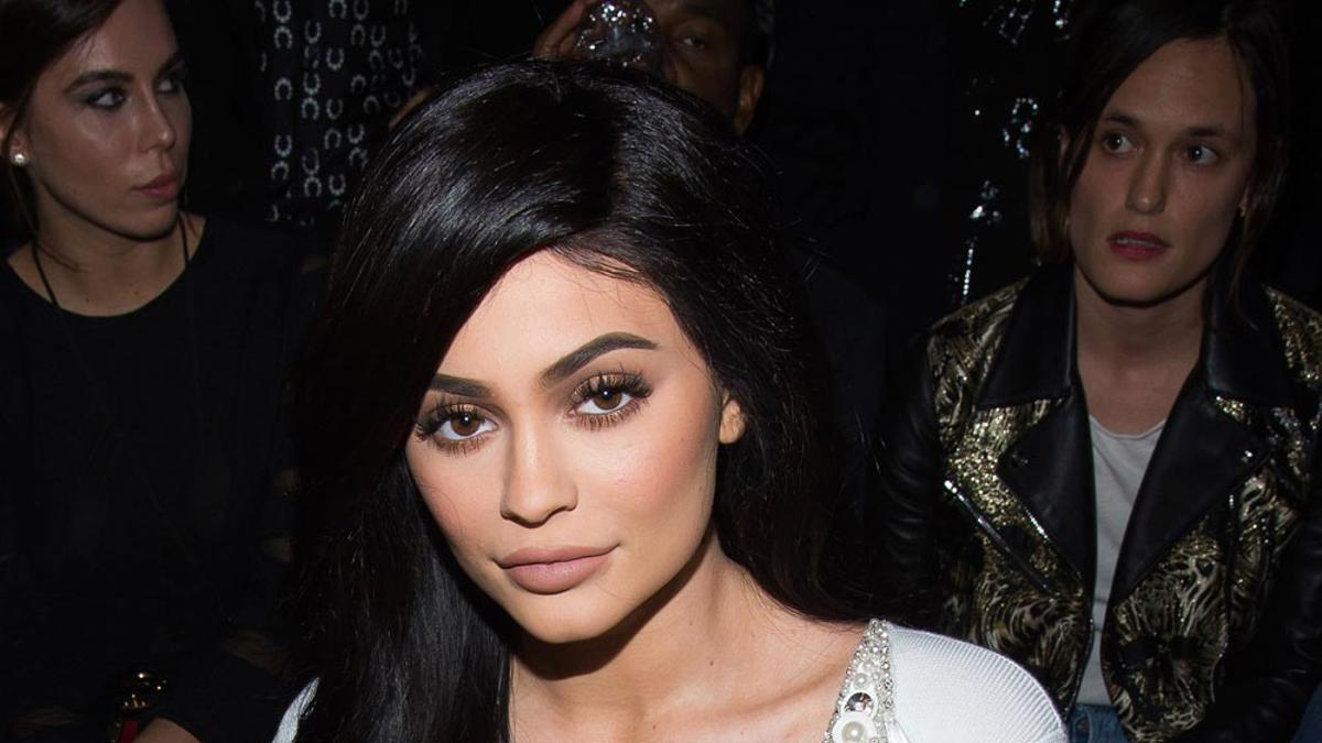 Las sombras de Kylie Jenner dan dolor de cabeza