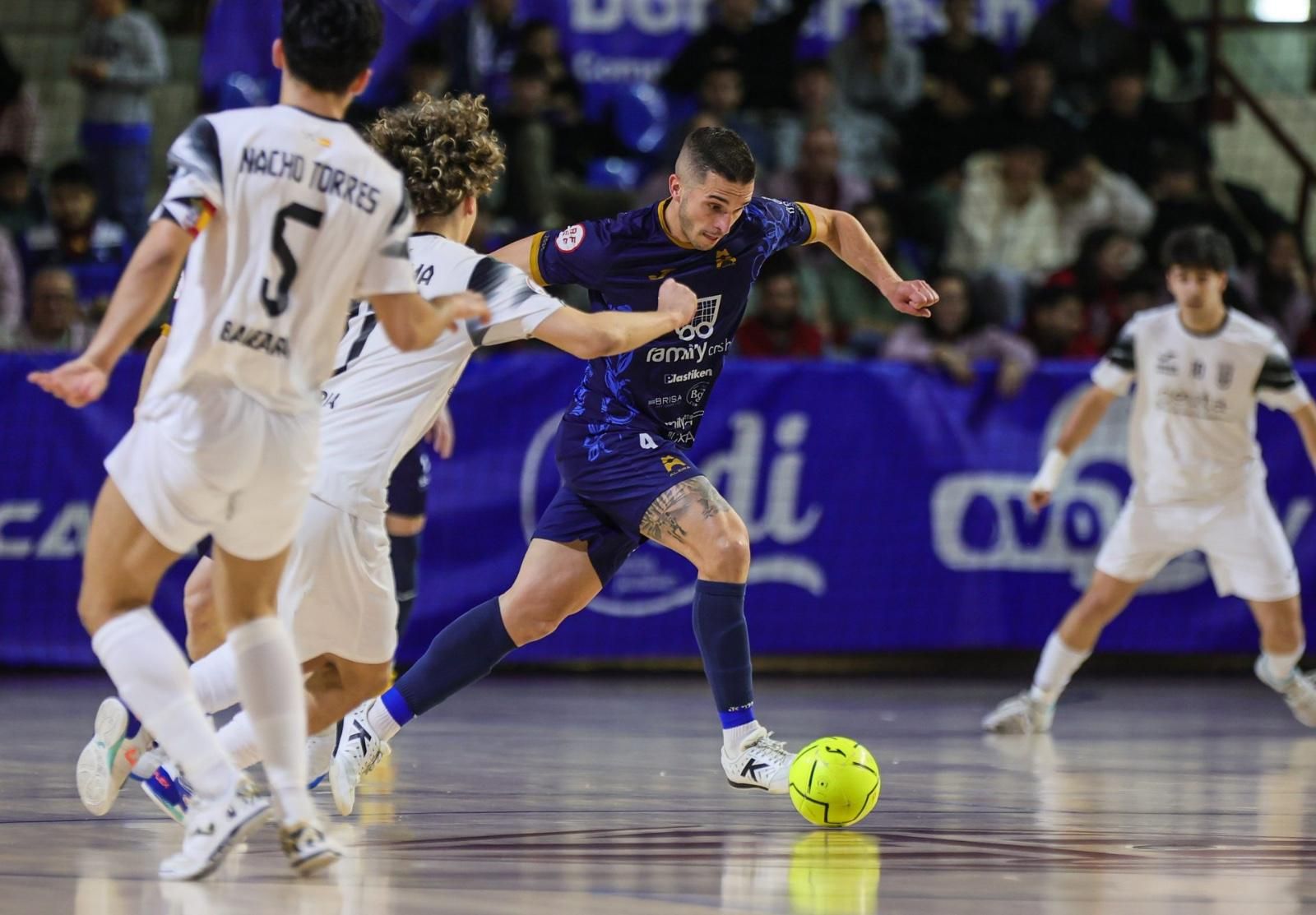 Rubi seguirá una temporada más en el Alzira FS.
