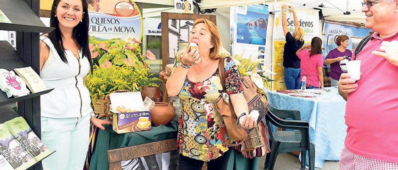 La celebración del Día Mundial del Turismo en Arucas contó con una feria de productos de la comarca Norte